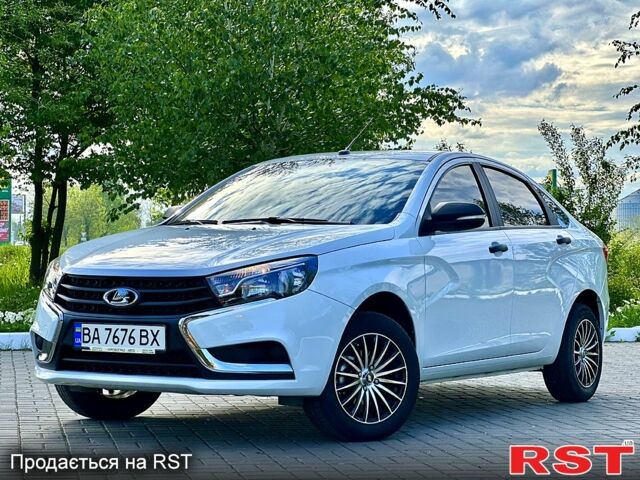 ВАЗ Веста, объемом двигателя 1.6 л и пробегом 22 тыс. км за 8350 $, фото 2 на Automoto.ua