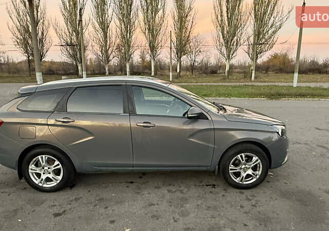 Сірий ВАЗ Веста, об'ємом двигуна 1.6 л та пробігом 42 тис. км за 9800 $, фото 1 на Automoto.ua