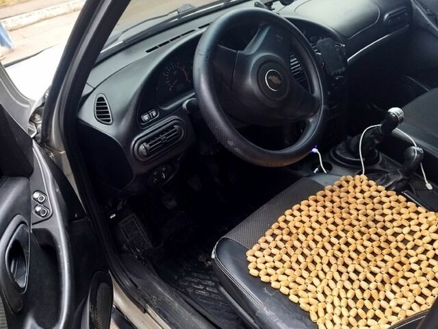 Серый ВАЗ Niva, объемом двигателя 1.7 л и пробегом 302 тыс. км за 4500 $, фото 4 на Automoto.ua