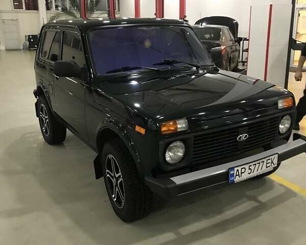 Зеленый ВАЗ Niva, объемом двигателя 1.7 л и пробегом 42 тыс. км за 8700 $, фото 1 на Automoto.ua