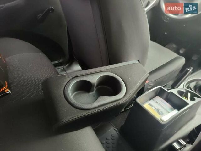 Білий ВАЗ Niva Travel, об'ємом двигуна 1.69 л та пробігом 38 тис. км за 12500 $, фото 26 на Automoto.ua