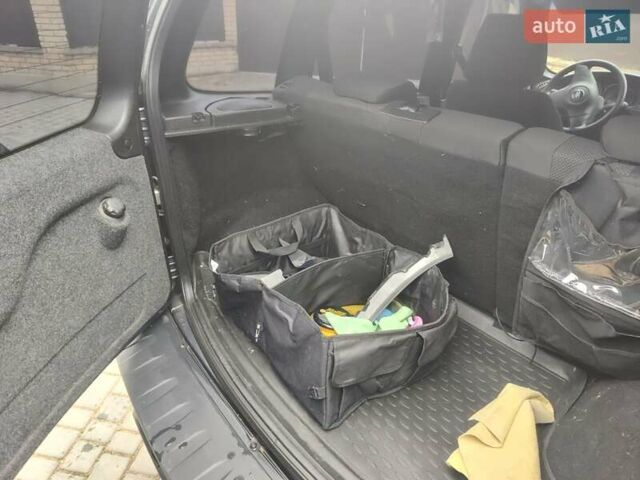 Білий ВАЗ Niva Travel, об'ємом двигуна 1.69 л та пробігом 38 тис. км за 12500 $, фото 23 на Automoto.ua