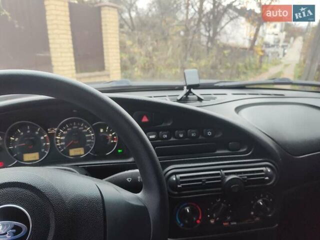 Білий ВАЗ Niva Travel, об'ємом двигуна 1.69 л та пробігом 38 тис. км за 12500 $, фото 21 на Automoto.ua