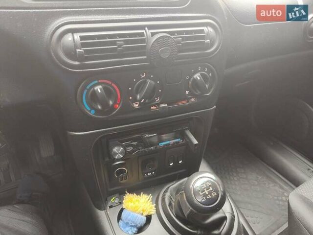 Білий ВАЗ Niva Travel, об'ємом двигуна 1.69 л та пробігом 38 тис. км за 12500 $, фото 18 на Automoto.ua