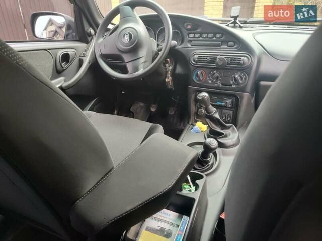 Білий ВАЗ Niva Travel, об'ємом двигуна 1.69 л та пробігом 38 тис. км за 12500 $, фото 22 на Automoto.ua