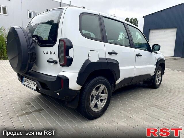 Білий ВАЗ Niva Travel, об'ємом двигуна 1.7 л та пробігом 94 тис. км за 6000 $, фото 4 на Automoto.ua