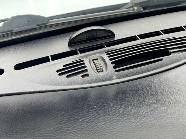 Білий ВАЗ Niva Travel, об'ємом двигуна 1.7 л та пробігом 94 тис. км за 6000 $, фото 8 на Automoto.ua