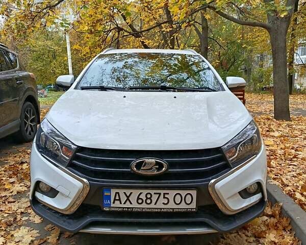 Білий ВАЗ Vesta Cross, об'ємом двигуна 1.8 л та пробігом 24 тис. км за 9800 $, фото 1 на Automoto.ua