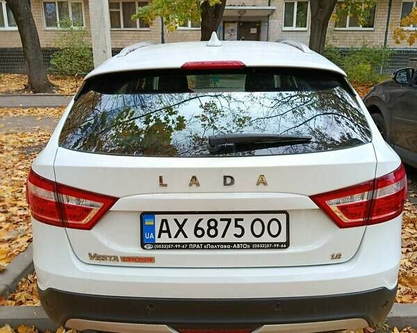 Белый ВАЗ Vesta Cross, объемом двигателя 1.8 л и пробегом 24 тыс. км за 9000 $, фото 2 на Automoto.ua