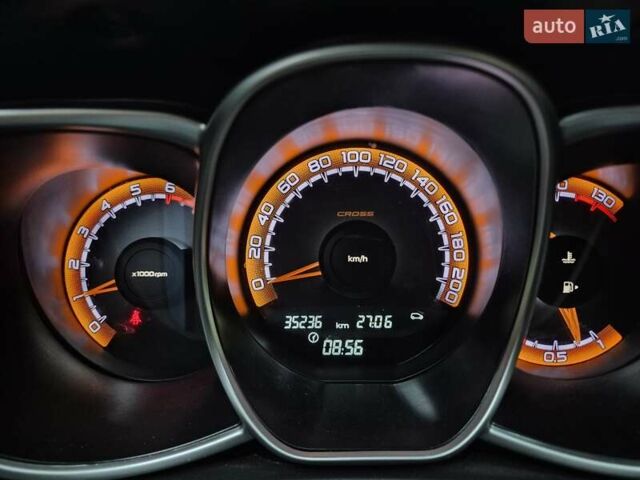 Белый ВАЗ Vesta Cross, объемом двигателя 1.8 л и пробегом 35 тыс. км за 7900 $, фото 2 на Automoto.ua