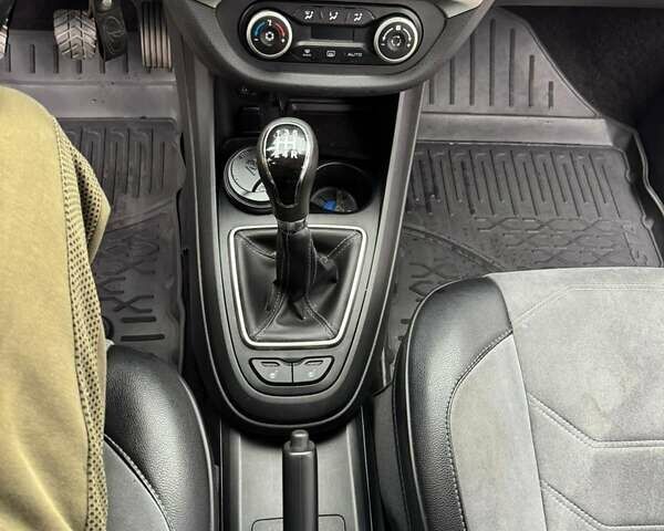 Красный ВАЗ Vesta Cross, объемом двигателя 1.6 л и пробегом 65 тыс. км за 11000 $, фото 26 на Automoto.ua