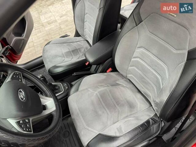 Красный ВАЗ Vesta Cross, объемом двигателя 1.6 л и пробегом 65 тыс. км за 11000 $, фото 28 на Automoto.ua