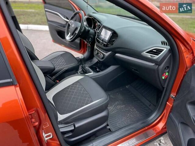 Оранжевый ВАЗ Vesta Cross, объемом двигателя 1.77 л и пробегом 45 тыс. км за 12500 $, фото 20 на Automoto.ua