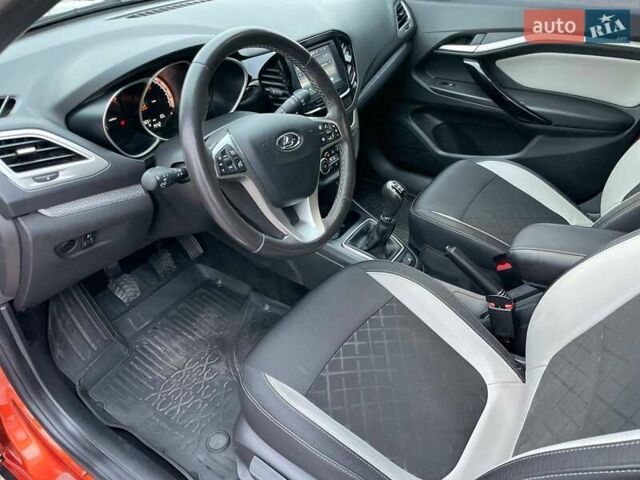 Оранжевый ВАЗ Vesta Cross, объемом двигателя 1.77 л и пробегом 45 тыс. км за 12500 $, фото 12 на Automoto.ua