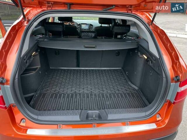 Оранжевый ВАЗ Vesta Cross, объемом двигателя 1.77 л и пробегом 45 тыс. км за 12500 $, фото 22 на Automoto.ua