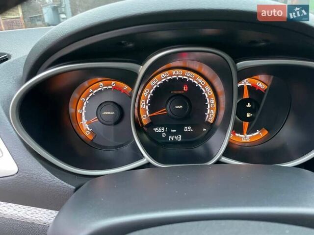 Оранжевый ВАЗ Vesta Cross, объемом двигателя 1.77 л и пробегом 45 тыс. км за 12500 $, фото 15 на Automoto.ua