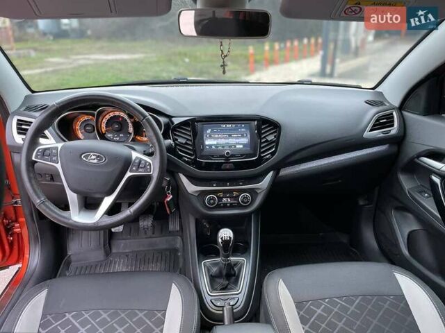 Оранжевый ВАЗ Vesta Cross, объемом двигателя 1.77 л и пробегом 45 тыс. км за 12500 $, фото 14 на Automoto.ua