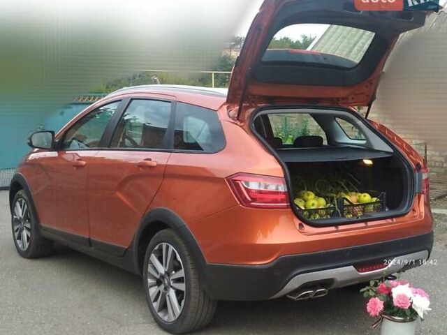 Оранжевый ВАЗ Vesta Cross, объемом двигателя 1.8 л и пробегом 9 тыс. км за 10500 $, фото 4 на Automoto.ua