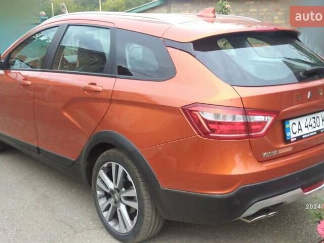 Оранжевый ВАЗ Vesta Cross, объемом двигателя 1.8 л и пробегом 9 тыс. км за 10500 $, фото 3 на Automoto.ua