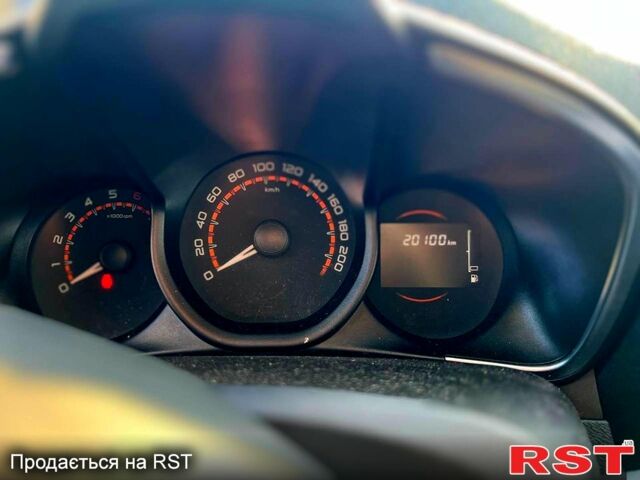 Красный ВАЗ X-RAY, объемом двигателя 1.6 л и пробегом 20 тыс. км за 3450 $, фото 5 на Automoto.ua