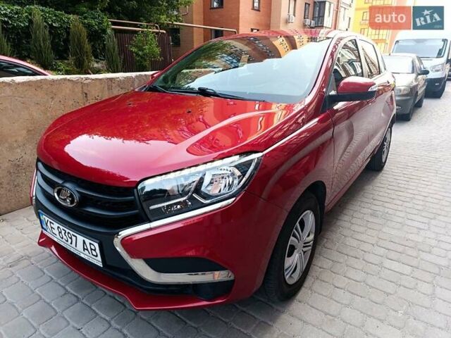 Красный ВАЗ XRay, объемом двигателя 1.6 л и пробегом 40 тыс. км за 8500 $, фото 3 на Automoto.ua