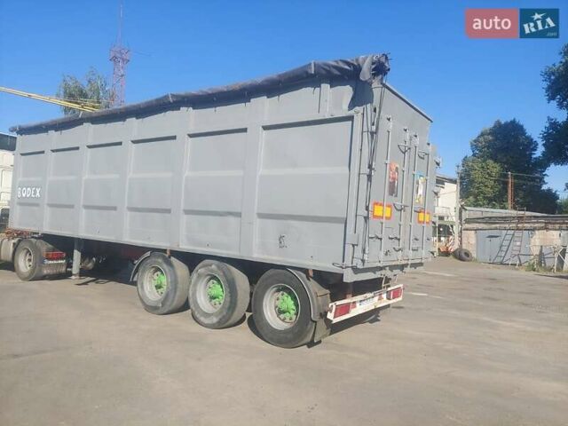 Van Hool 3B0061 1995 в Конотопе на Automoto.ua Красный Van Hool 3B0061, объемом двигателя 0 л и пробегом 0 тыс. км за 9100 $, фото 4 на Automoto.ua