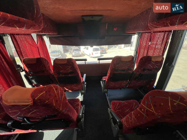 Красный Van Hool 927, объемом двигателя 12.8 л и пробегом 650 тыс. км за 65000 $, фото 37 на Automoto.ua