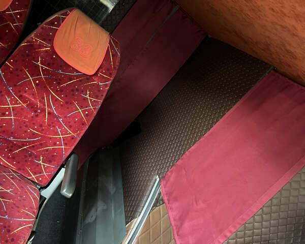 Красный Van Hool 927, объемом двигателя 12.8 л и пробегом 650 тыс. км за 70000 $, фото 16 на Automoto.ua