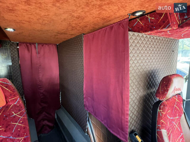 Красный Van Hool 927, объемом двигателя 12.8 л и пробегом 650 тыс. км за 70000 $, фото 18 на Automoto.ua