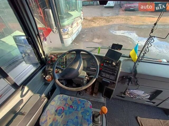 Серый Van Hool 927, объемом двигателя 12.82 л и пробегом 990 тыс. км за 27000 $, фото 6 на Automoto.ua