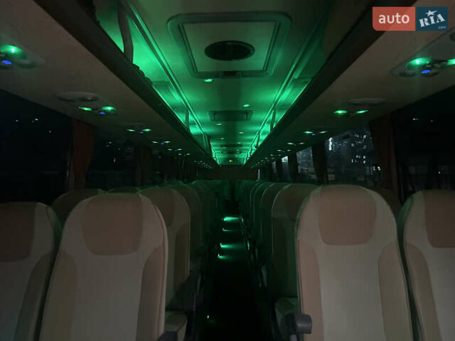 Бежевий Van Hool Акрон, об'ємом двигуна 12.9 л та пробігом 360 тис. км за 110000 $, фото 1 на Automoto.ua