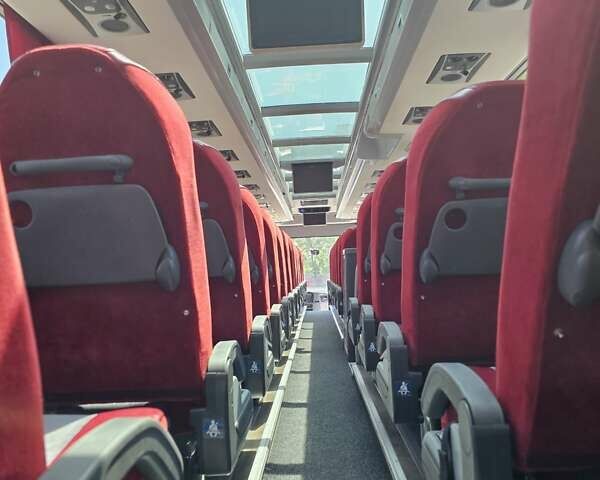 Красный Van Hool Акрон, объемом двигателя 12.9 л и пробегом 820 тыс. км за 170000 $, фото 10 на Automoto.ua