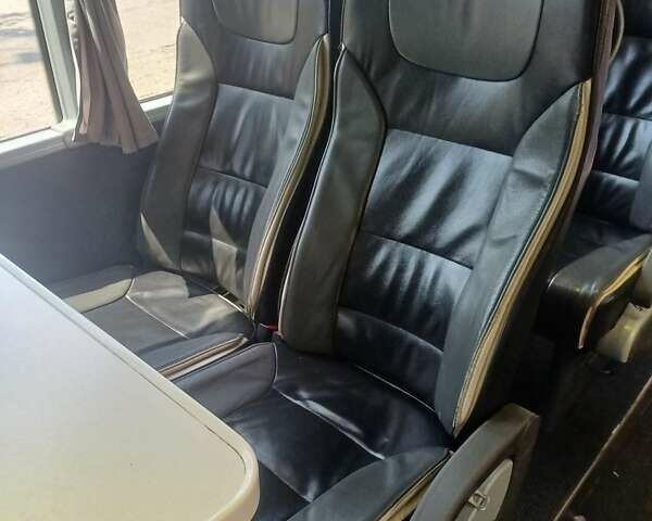 Красный Van Hool Астромега, объемом двигателя 12.9 л и пробегом 940 тыс. км за 145000 $, фото 15 на Automoto.ua
