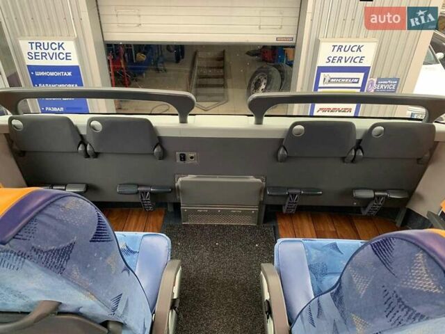 Красный Van Hool Астромега, объемом двигателя 12 л и пробегом 940 тыс. км за 225573 $, фото 9 на Automoto.ua