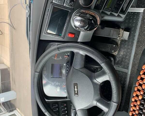 Красный Van Hool Астромега, объемом двигателя 12 л и пробегом 940 тыс. км за 225573 $, фото 10 на Automoto.ua