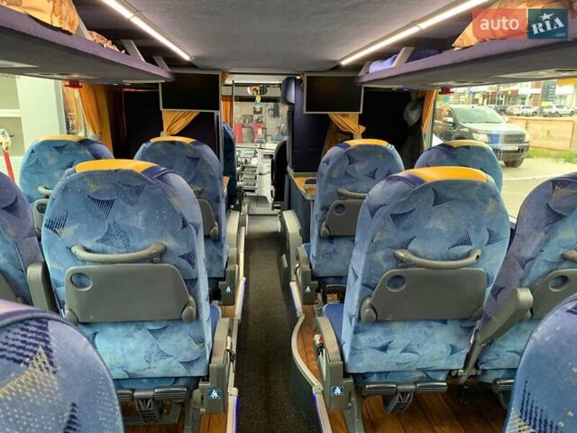 Красный Van Hool Астромега, объемом двигателя 12 л и пробегом 940 тыс. км за 225573 $, фото 8 на Automoto.ua