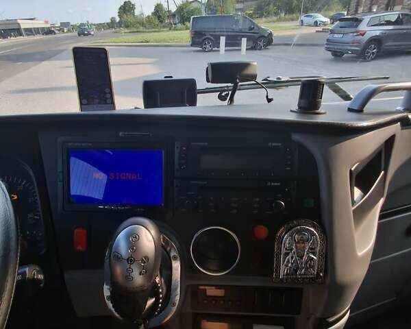 Красный Van Hool Астромега, объемом двигателя 12 л и пробегом 140 тыс. км за 284903 $, фото 10 на Automoto.ua