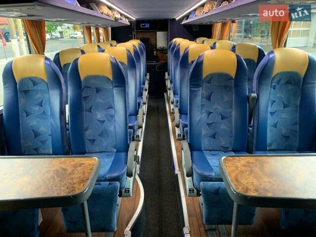 Красный Van Hool Астромега, объемом двигателя 12 л и пробегом 940 тыс. км за 225573 $, фото 4 на Automoto.ua