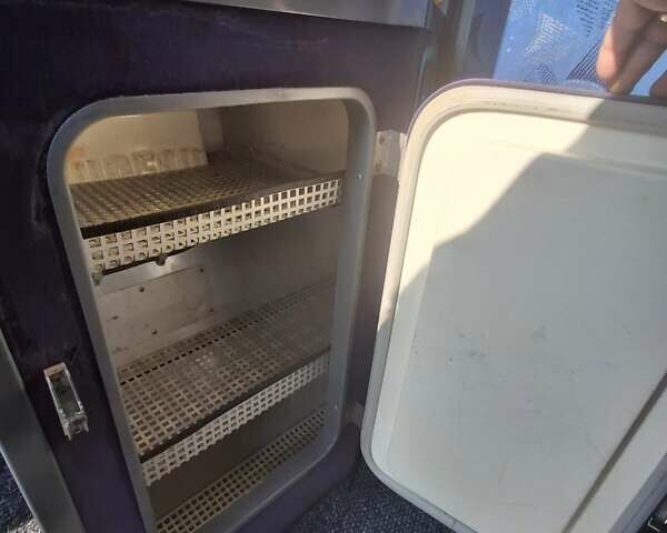 Красный Van Hool Астромега, объемом двигателя 12 л и пробегом 140 тыс. км за 284903 $, фото 9 на Automoto.ua