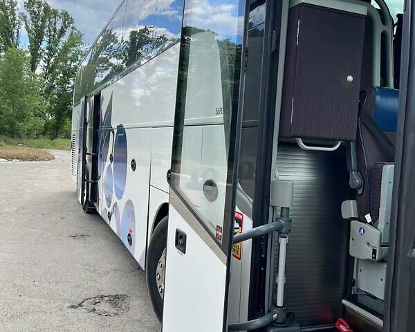 Белый Van Hool Астрон, объемом двигателя 0 л и пробегом 587 тыс. км за 165943 $, фото 3 на Automoto.ua