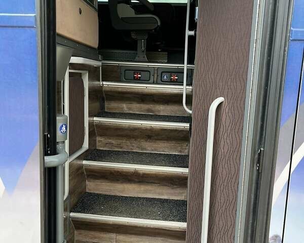 Белый Van Hool Астрон, объемом двигателя 0 л и пробегом 587 тыс. км за 165943 $, фото 12 на Automoto.ua