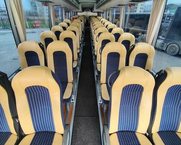 Желтый Van Hool Астрон, объемом двигателя 12.42 л и пробегом 930 тыс. км за 200000 $, фото 5 на Automoto.ua