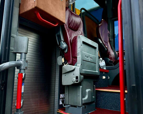Серый Van Hool Астрон, объемом двигателя 12.9 л и пробегом 355 тыс. км за 141050 $, фото 14 на Automoto.ua