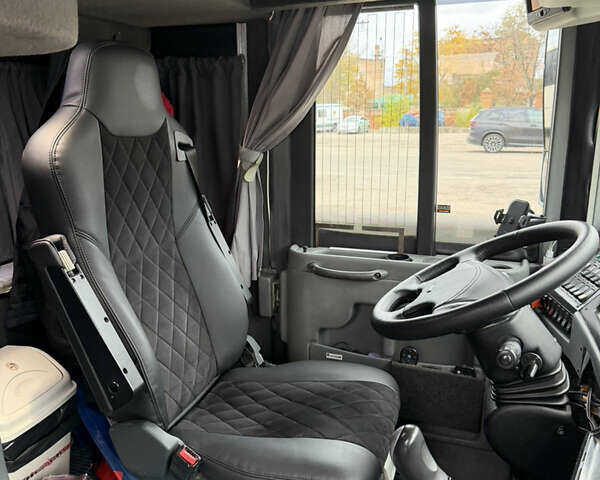 Van Hool T917 Алтано 2009 в Николаеве на Automoto.ua Van Hool T917 Алтано, объемом двигателя 0 л и пробегом 250 тыс. км за 116943 $, фото 5 на Automoto.ua