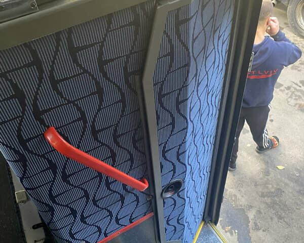 Синій Van Hool T917 Acron, об'ємом двигуна 12 л та пробігом 300 тис. км за 55000 $, фото 1 на Automoto.ua