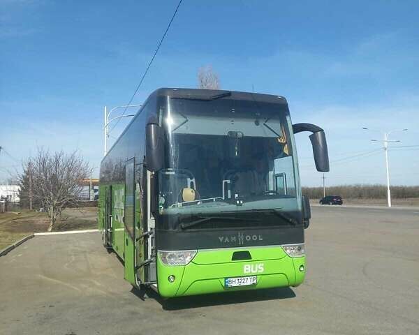 Желтый Van Hool T917 Astron, объемом двигателя 12.9 л и пробегом 944 тыс. км за 184019 $, фото 4 на Automoto.ua