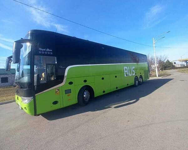 Желтый Van Hool T917 Astron, объемом двигателя 12.9 л и пробегом 944 тыс. км за 184019 $, фото 8 на Automoto.ua