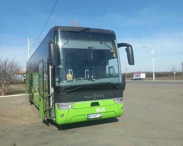 Желтый Van Hool T917 Astron, объемом двигателя 12.9 л и пробегом 970 тыс. км за 165981 $, фото 6 на Automoto.ua