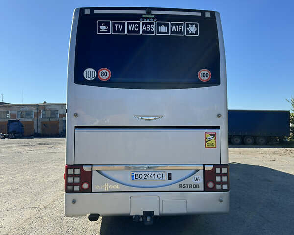 Van Hool T917 Astron 2009 у Дубно на Automoto.ua Сірий Van Hool T917 Astron, об'ємом двигуна 0 л та пробігом 950 тис. км за 110912 $, фото 4 на Automoto.ua
