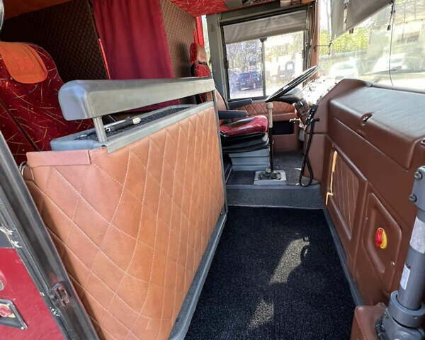 Красный Van Hool TD 927 SD3, объемом двигателя 12.82 л и пробегом 880 тыс. км за 60000 $, фото 13 на Automoto.ua